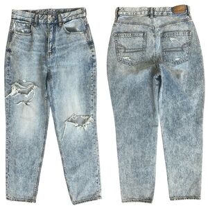 American Eagle Acid Wash High Rise Distressed Curvy Mom Jeans Size 2 Regular